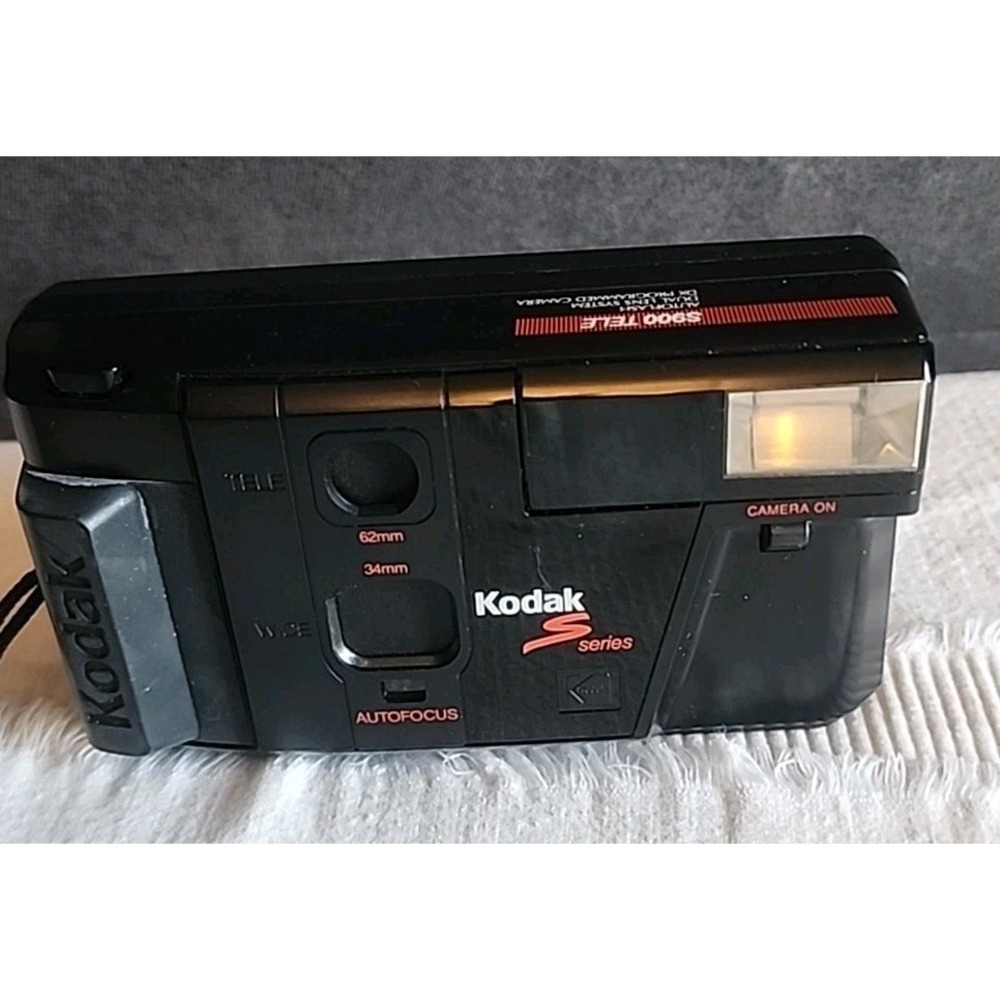 KODAK S900 35mm Dual Lens DX Camera Auto Focus - Not Tested, Vintage